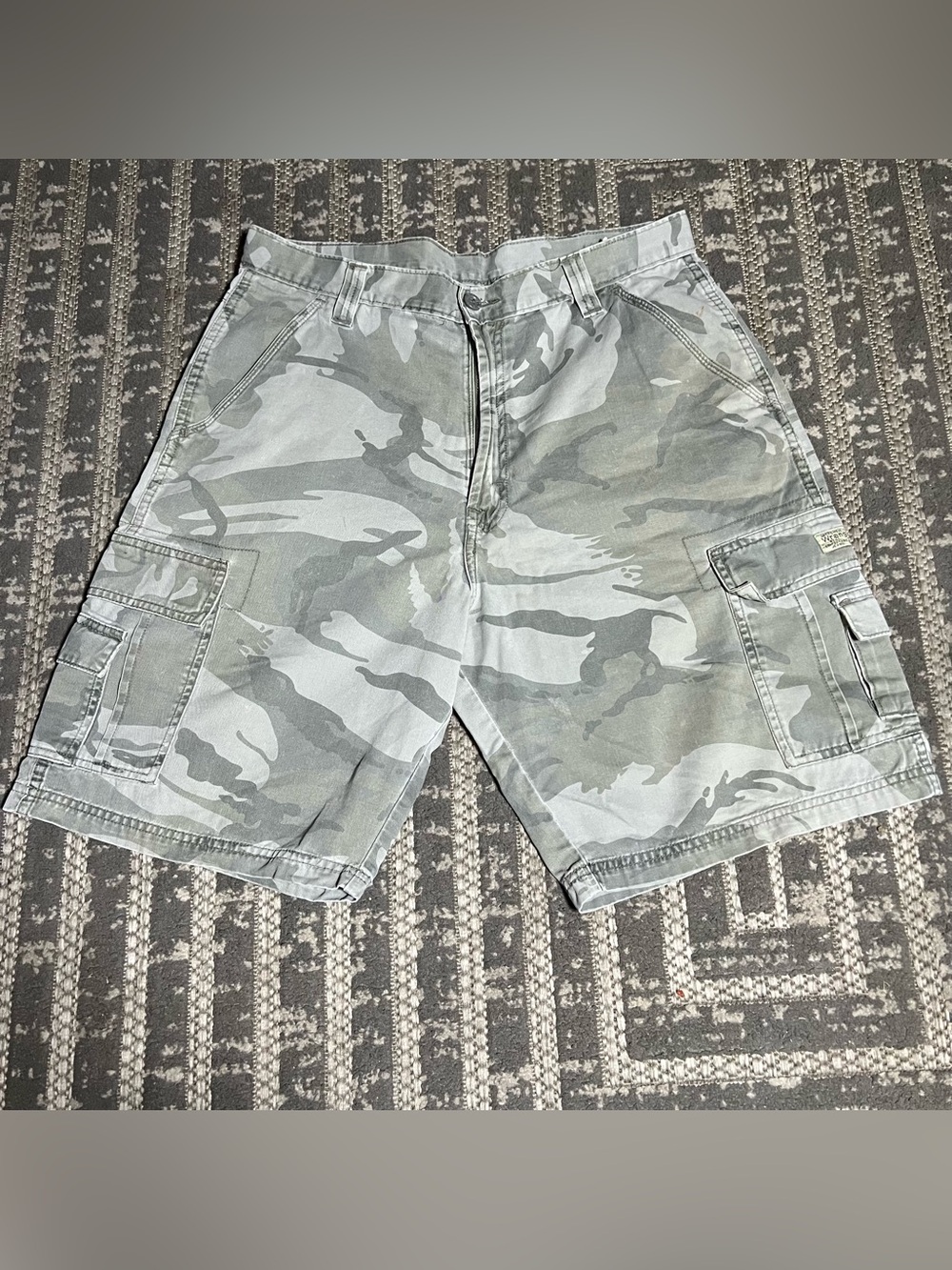 VTG Wrangler Hero Camo Cargo Shorts Men’s 36 Green Woodland Camouflage 90s / Y2K